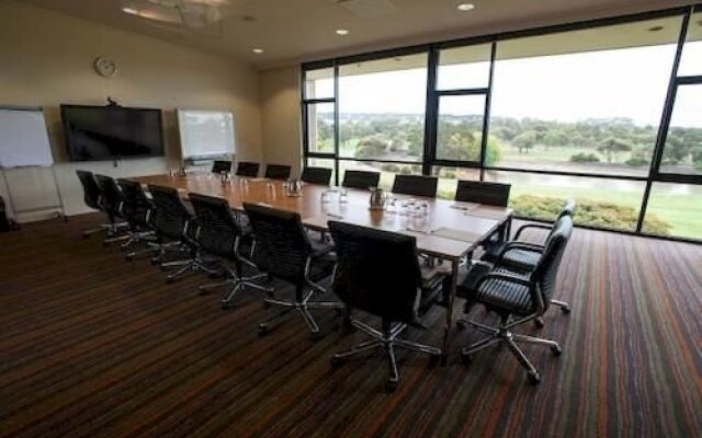 Deakin Management Centre