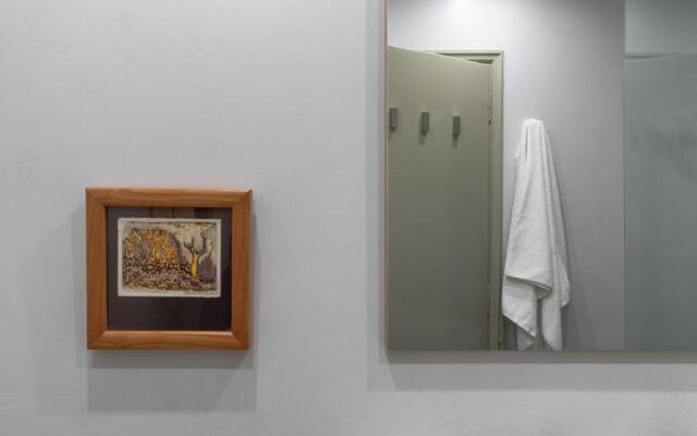 ?Bsolute Athens Viii