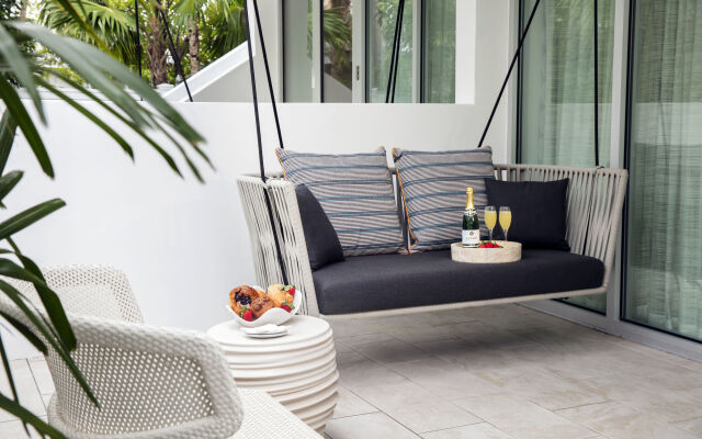 H2O Suites - Adults Only