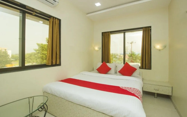 OYO 18610 Hotel Parivar Garden