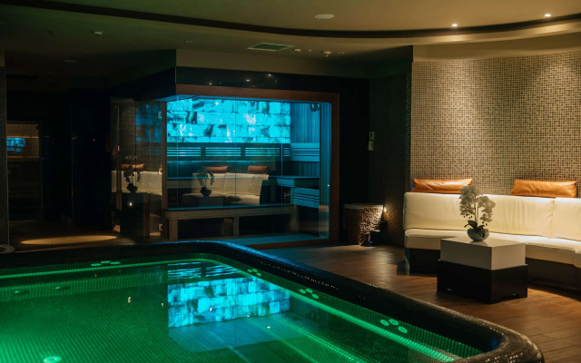 Radisson Blu Leogrand Hotel