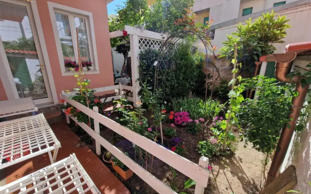 Blue Iris Bed  Breakfast