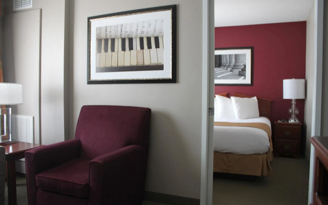 GrandStay Hotel & Suites