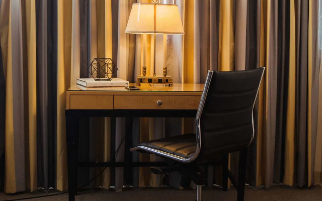 Stamford Suites