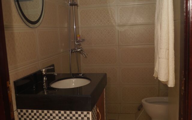 Diamonds Hotel