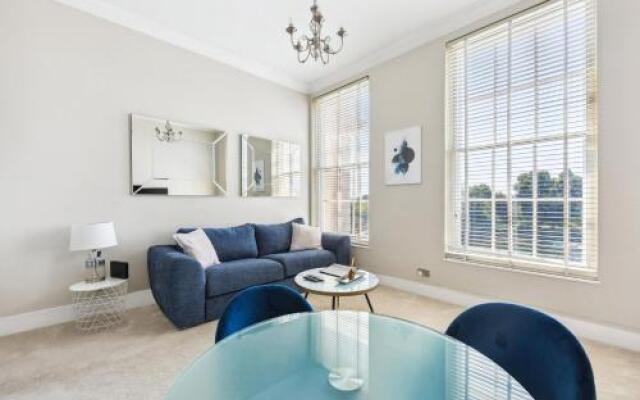 Richmond Riverside Apartment