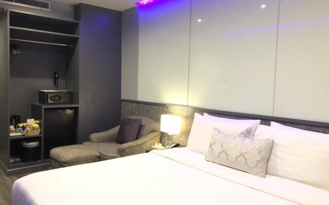 Evergreen Place Siam by UHG