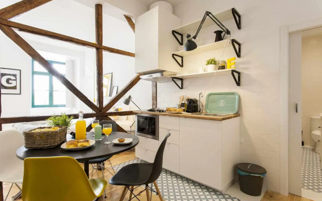 Modern New Studio in City Center- Yellow