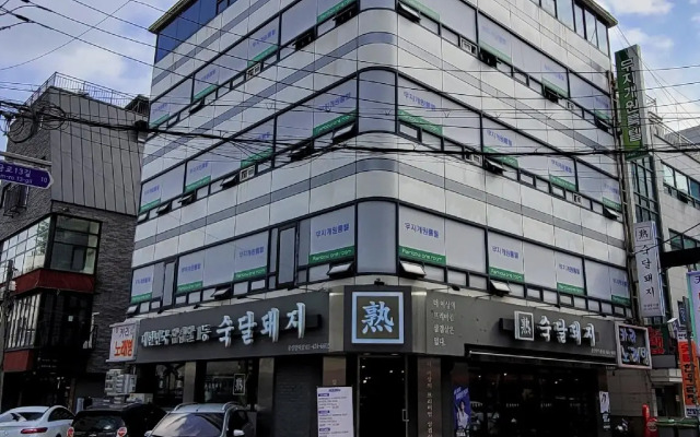 LotteTower Rainbow House