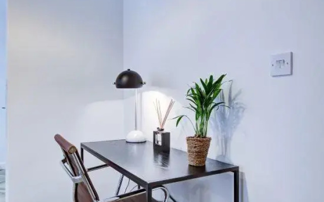 Hybrid Resi - Mitcham Close to Tooting and Wimbledon