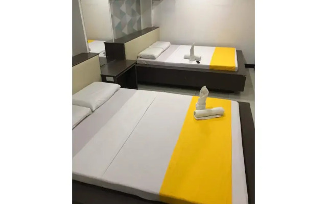 OYO 894 Cosmo Hotel P Campa Manila