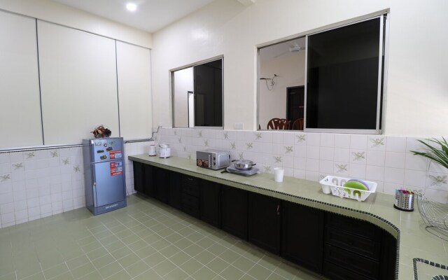 Puteri Homestay