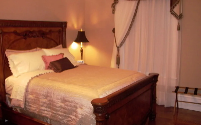 Trinkle Mansion Bed & Breakfast