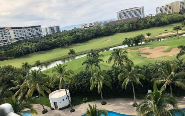 Condo Bal  By Trvl2Hm
