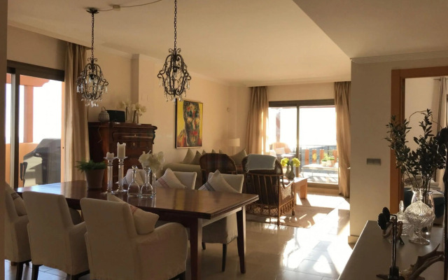 6482 - Luxury one level Penthouse