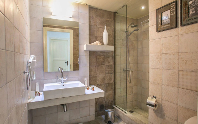 Tholaria Boutique Hotel