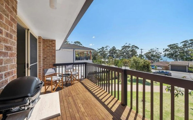Stylish Family Beach House Walking Distance to 3 Beaches
