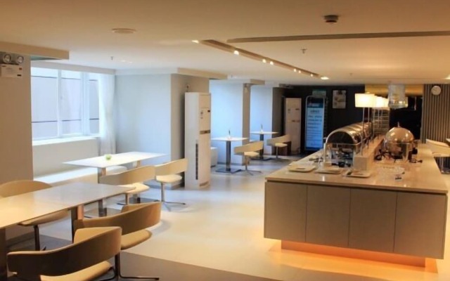 Jinjiang Inn Xiangzhou Inter-city Bus Station Hotel