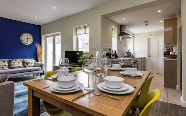 DE LUXE SHORT STAYS-Dovecote House