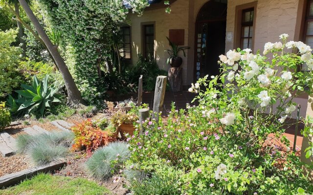 Deo Gratia Guest House (B&B and Self Catering)