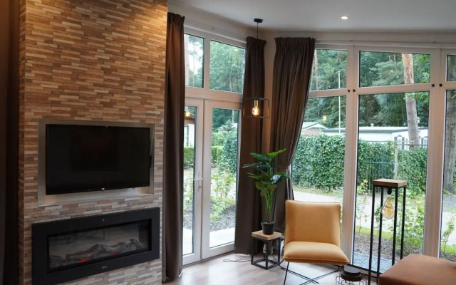 Lovely Bungalow in Hoenderloo With Fireplace