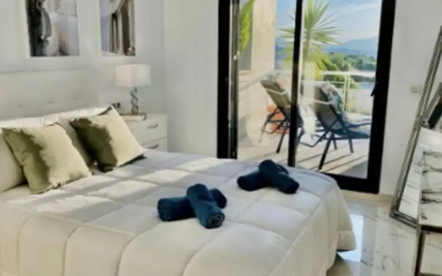 Premium Luxury-casares Del Mar-seaside Apartment
