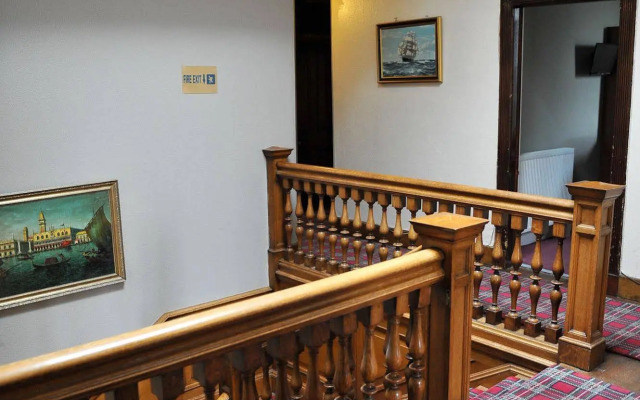 Thrums Hotel