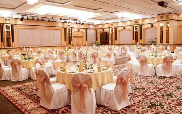 Al Ain Rotana Hotel