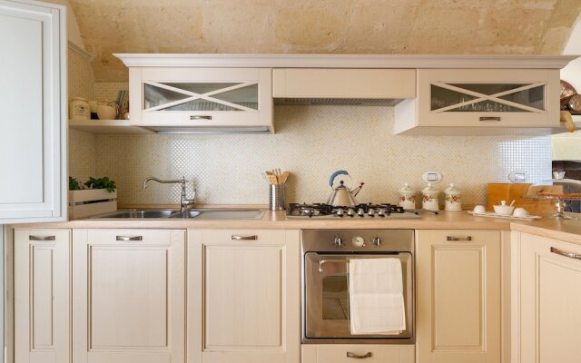 1966 Villa Medici Alla Macchia by Perle di Puglia