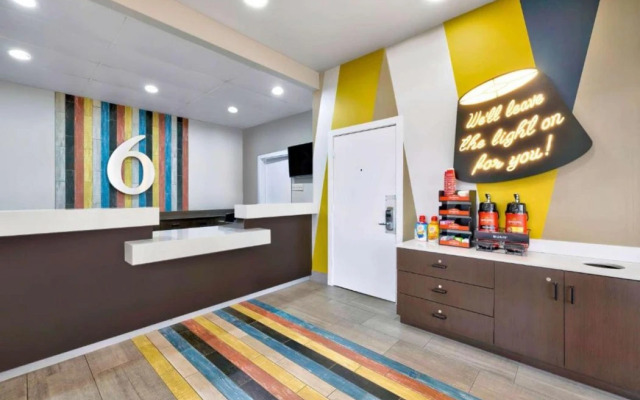 Motel 6 Plano, TX - Plano Northeast