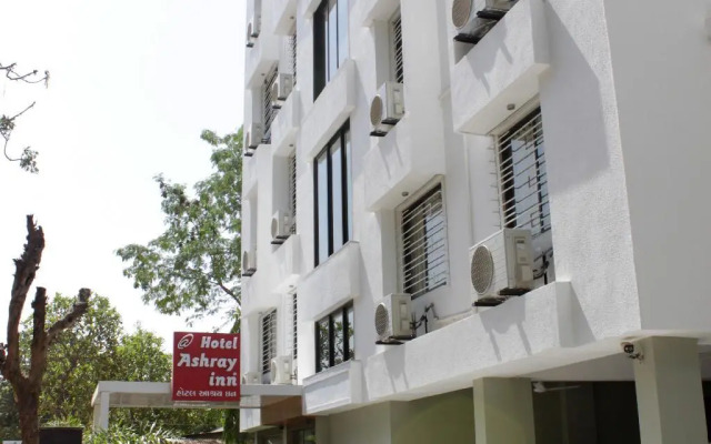 OYO Premium Ashram Road II