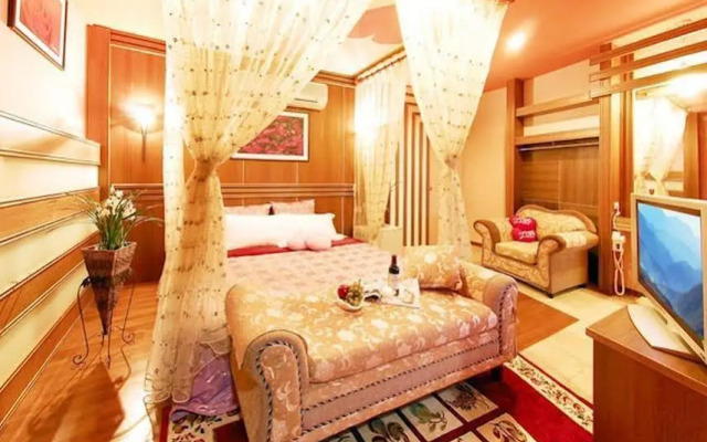 Honeymoon Hotel