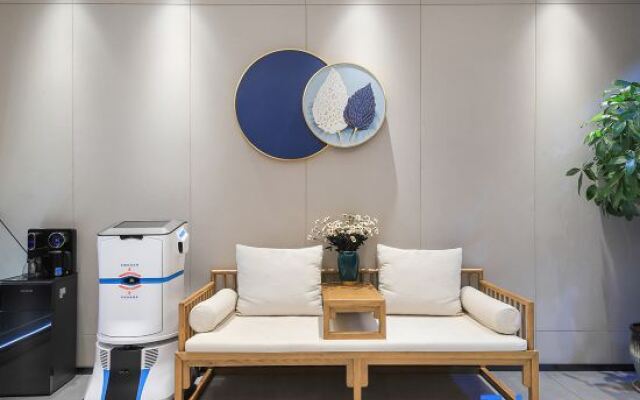 Yahou Light Luxury Hotel