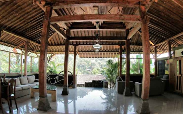 Tirta Arsanta Hot Springs Villa – Restaurant – Central Karang