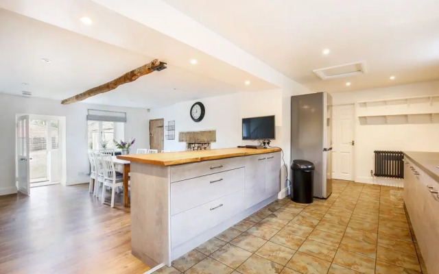 Rustic Cotswolds Farmhouse by Burford