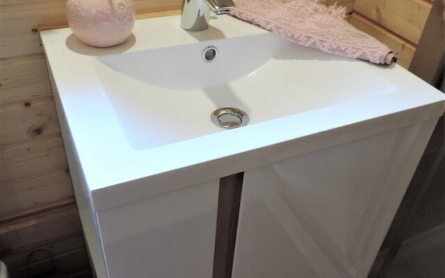 La chaumière et sa Roulotte