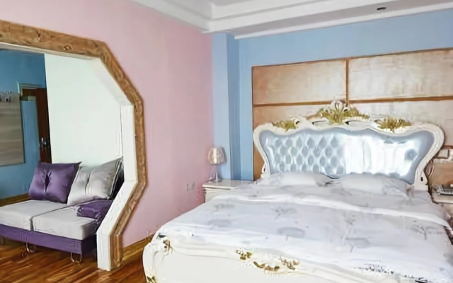 Hai Yue Holiday Hotel