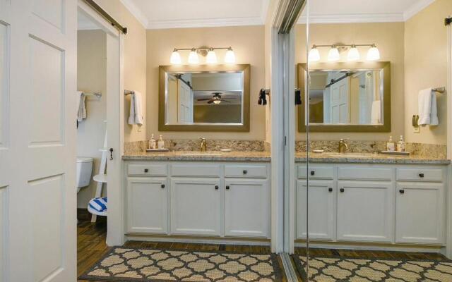 40% OFF Spectacular 1BD Suite inside Silverado