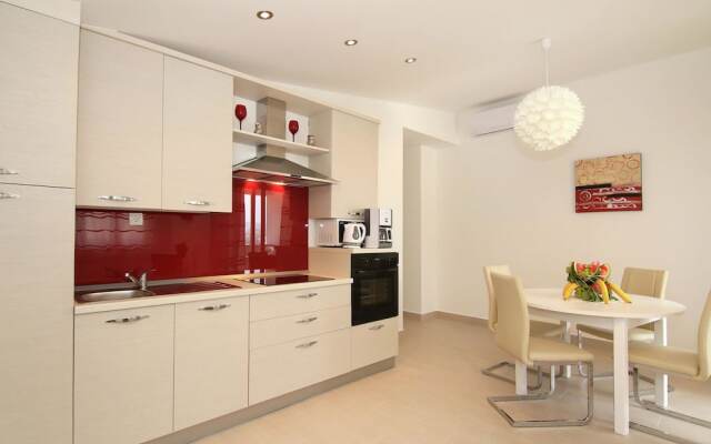 Modern Apartment in Kastel Stari