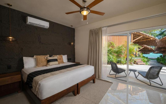 Casa Aakal Lagoon Front