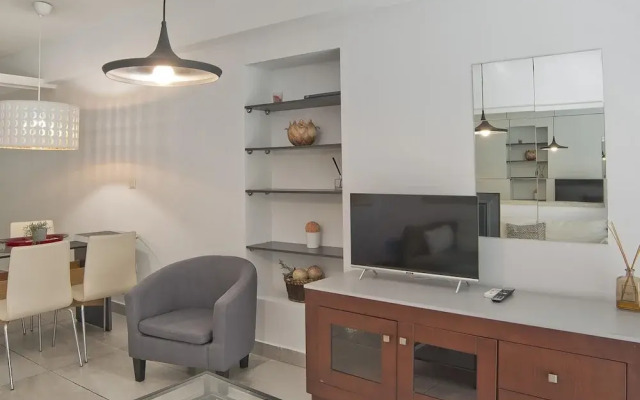 Milanou Glyfada G1 First