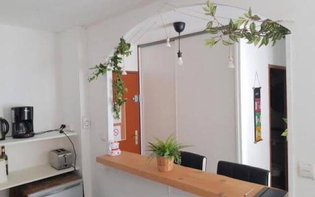 Au Petit Thaï - T2 avec balcon - Montpellier Centre