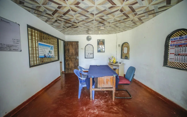 OYO 294 Nilaveli Corridor Hotel