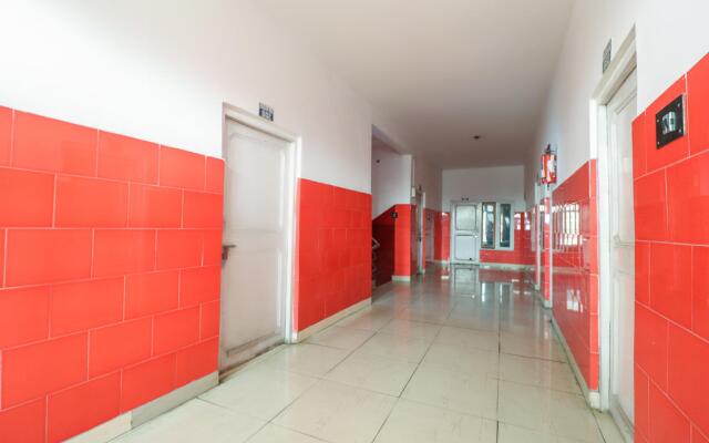 OYO 71240 Hotel Neevia