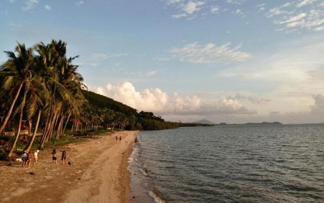 Jansom Beach Resort Ranong