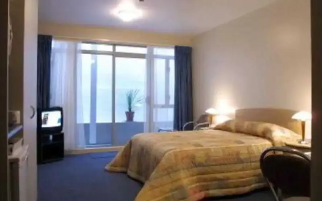Victoria Hotel Suites