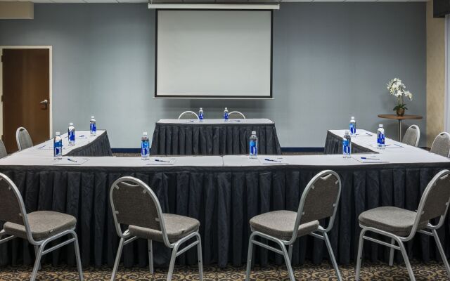 Holiday Inn Express Hotel and Suites Laurel by IHG