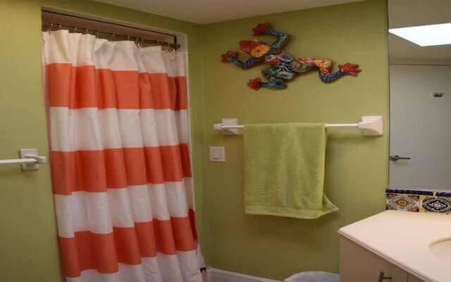 Anna Cabana Bungalow #4 by RedAwning