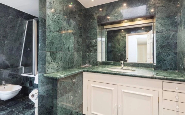 The Heart of Chelsea - Modern Bright 4bdr Home With Gym Parking Patio