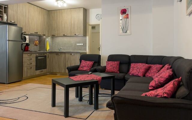 FM Deluxe 2- BDR Apartment - Youth Hill Plovdiv